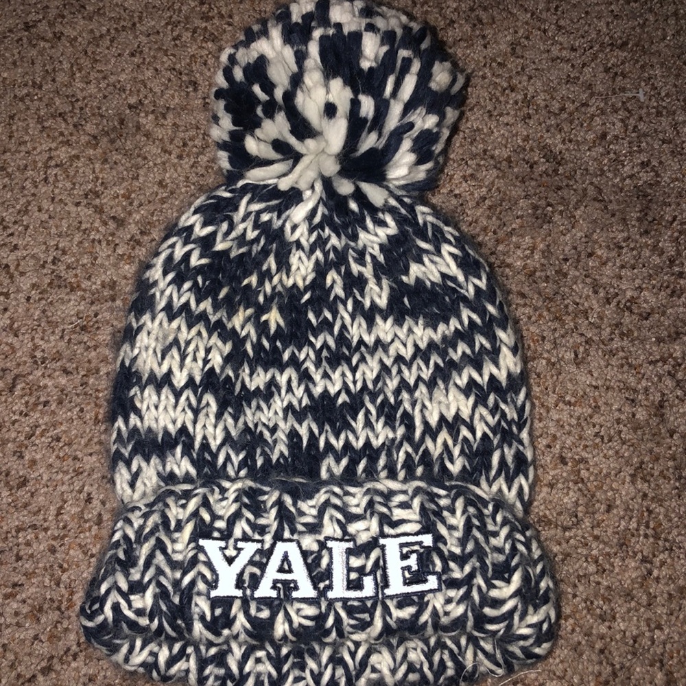 Pom Pom Yale beanie